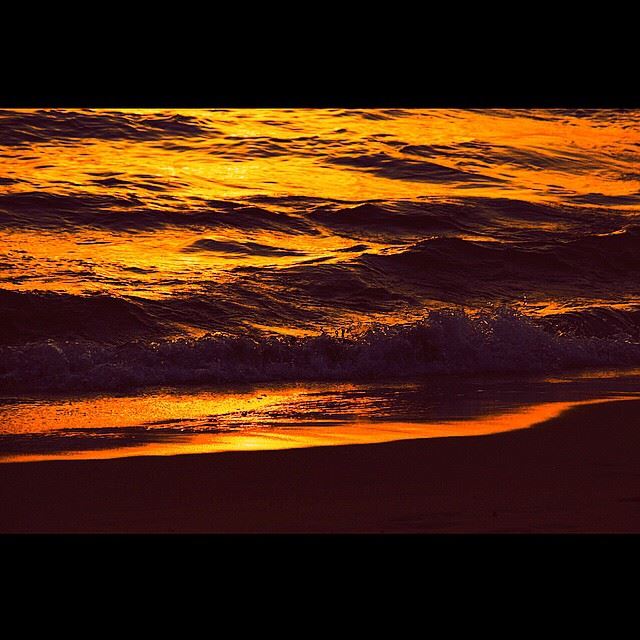 My golden  sunset reflection. 🇱🇧 lebanon  lebanon_hdr  lebanonlove ... (Ramlat Al Bayda', Beyrouth, Lebanon)