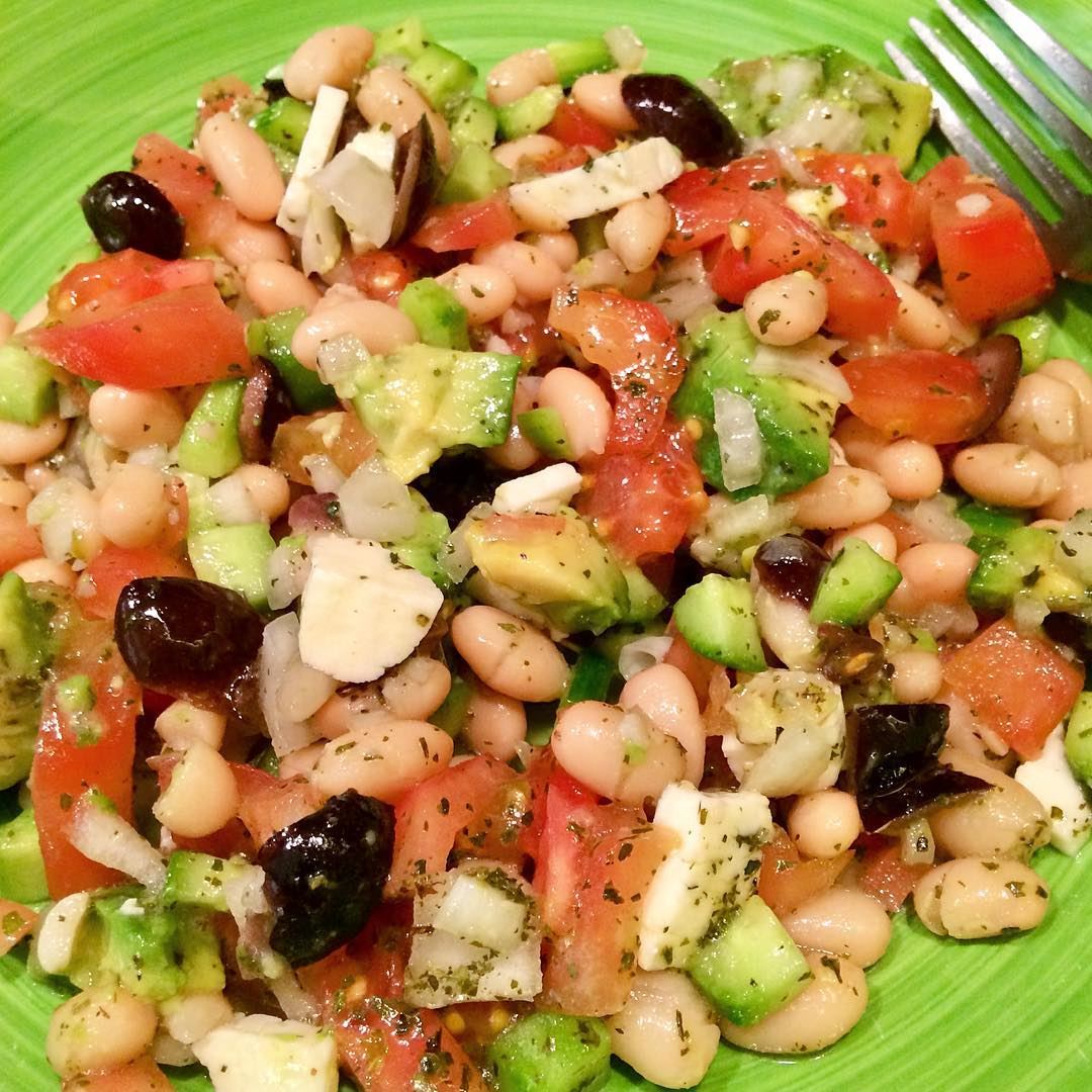 My Homemade Mediterranean White Bean Salad, a little loaded🙊😊❤️💚🖤...