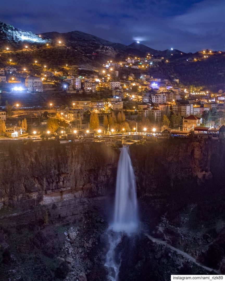 My Hometown😍😍.Swipe left to ZOOM ⬅️🔍. Jezzine  Lebanon  waterfall ... (Jezzîne, Al Janub, Lebanon)