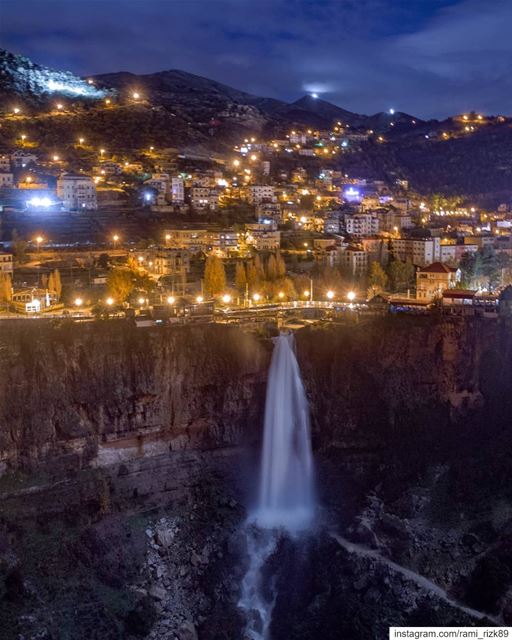 My Hometown😍😍.Swipe left to ZOOM ⬅️🔍. Jezzine  Lebanon  waterfall ... (Jezzîne, Al Janub, Lebanon)