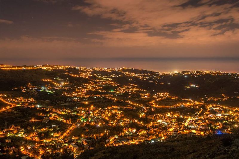 My kind of nightlife 🌌..... night nightphotography... (Falougha, Mont-Liban, Lebanon)