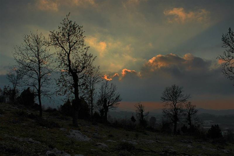 My kind of sunsets. ❤_________________________ sunset  clouds  sun_rays...