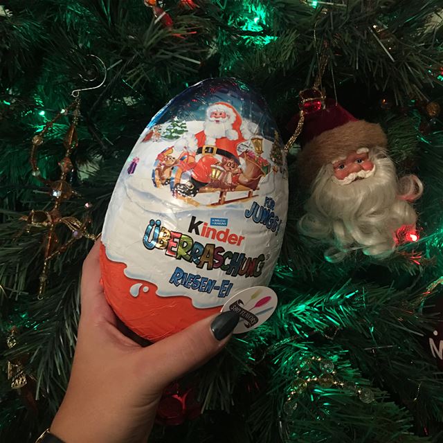My kinder egg is bigger than my santa 🎅 😍❤️💚  kinderchocolate ... (Zgharta)
