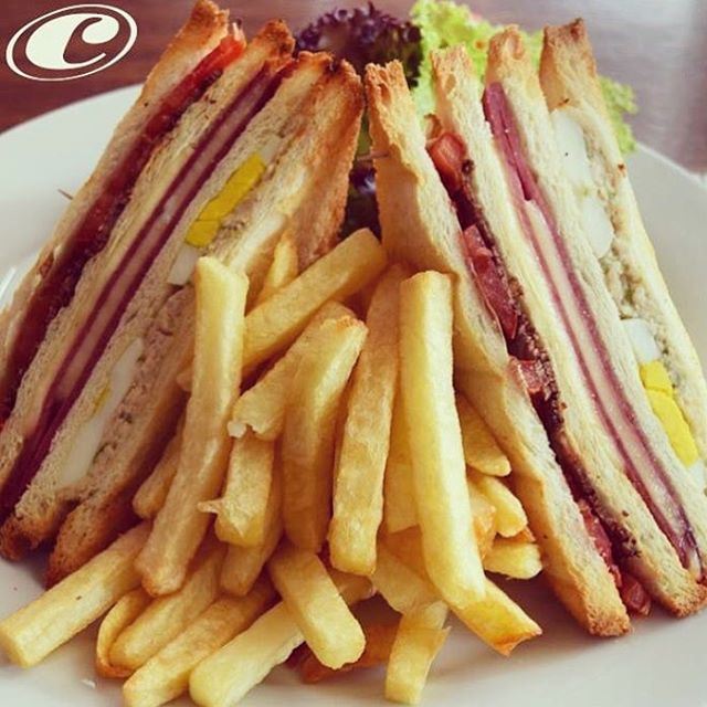 My life is good when i have a good sandwiches .... (Coffee Club)
