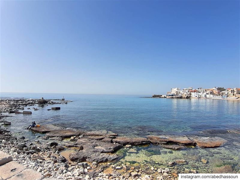 My Master student is collecting seawater samples to study the... (NCMS-National Center for Marine Sciences  / CNRS-Lebanon)