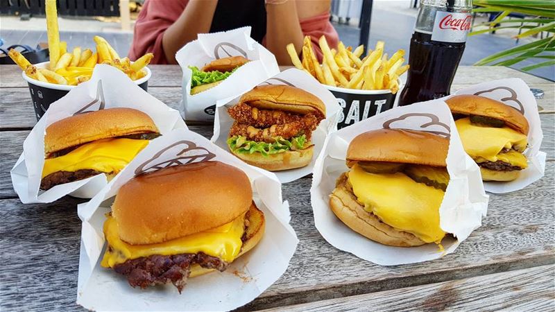 My minions following their faith  cometomama ... (Kite Beach Dubai)