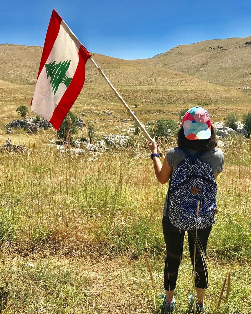 My pride My flag My lebanon 🇱🇧❤️قلوبنا و عقولنا معكم  proudly🇱🇧 (Akoura, Mont-Liban, Lebanon)