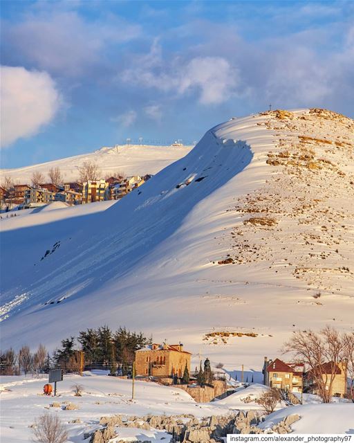 Mzaar Kfardebian evening - Violent winds and snowstorm created a unique... (Fakra Kfarzebian Liban)