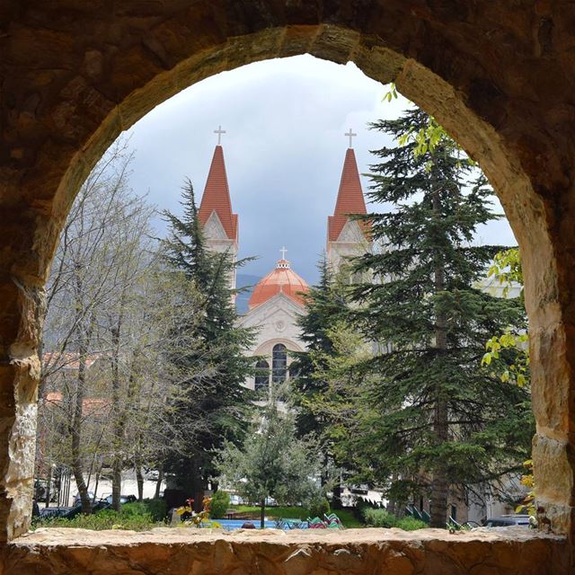 Natural Frame ⛪🌲. livelovelebanon  livelovebeirut  livelovebsharreh ... (Bsharri, Lebanon)