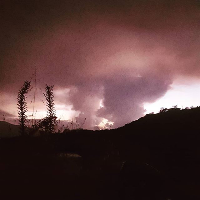 Natural nuclear cloud akoura liveloveakoura livelovebeirut... (Akoura, Mont-Liban, Lebanon)