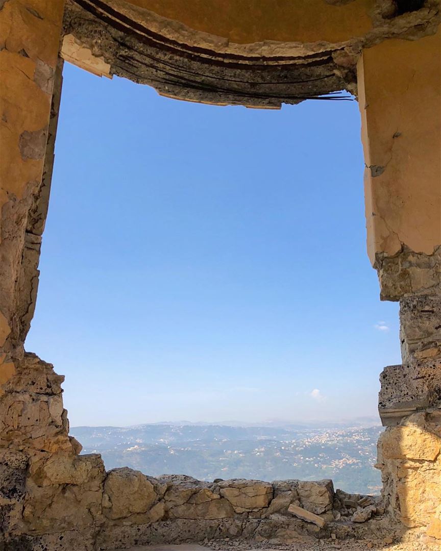 Naturally framed  lebanon  castle  ig_captures  ig_today  instagood ... (Sawfar, Mont-Liban, Lebanon)