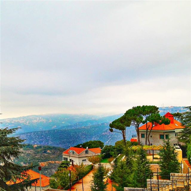 Nature never goes out of style .. 🌲🎼  pictureoftheday  photo ... (El Khenchâra, Mont-Liban, Lebanon)