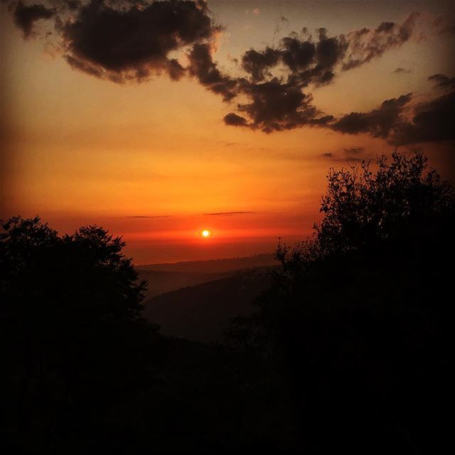  nature  sunset  view  mountain  village  valley  clouds  trees  sea ...