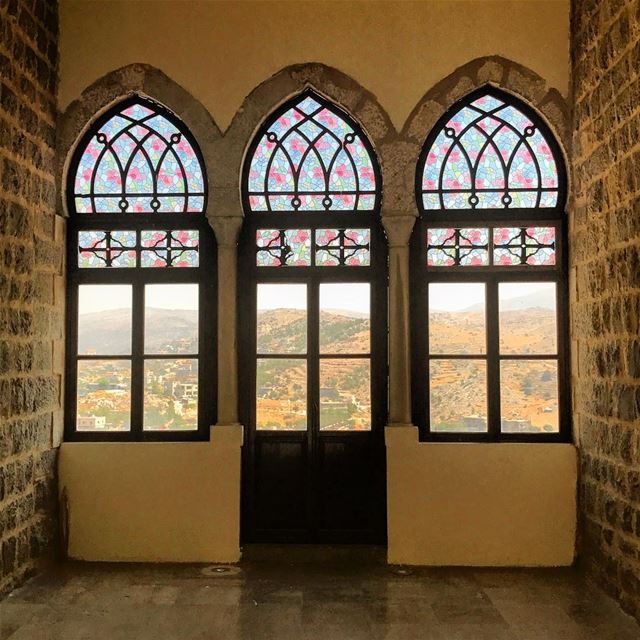 Nature through the arches of Rashaya🏡 Lebanon tb travel travelgram... (Rashayya, Béqaa, Lebanon)