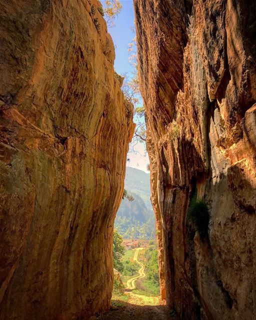  natureoftheplanet1  lebanoninapicture  yourlifeoutdoors ... (Kafr Mattá, Mont-Liban, Lebanon)