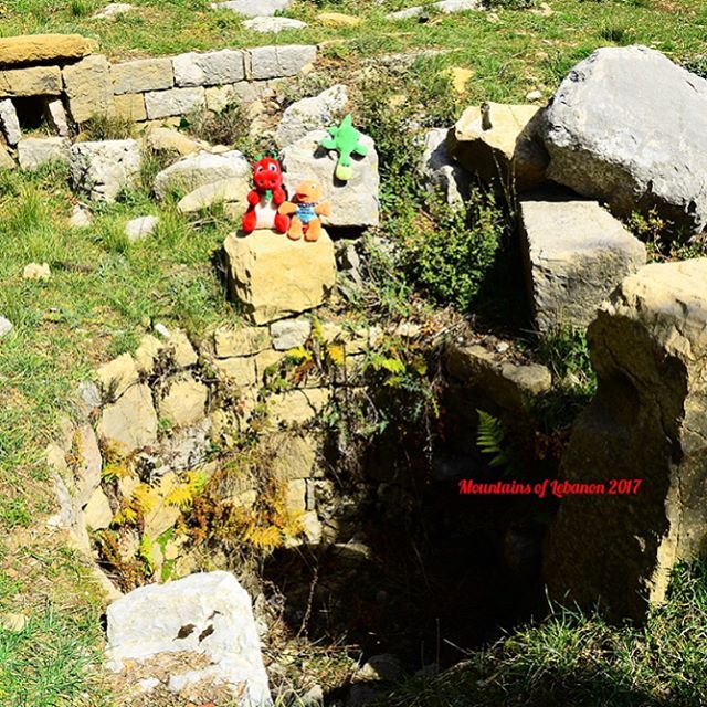 Ness Griff and Mini-e exploring the Byzantine archeology at Ghineh,... (El Ghîné, Mont-Liban, Lebanon)