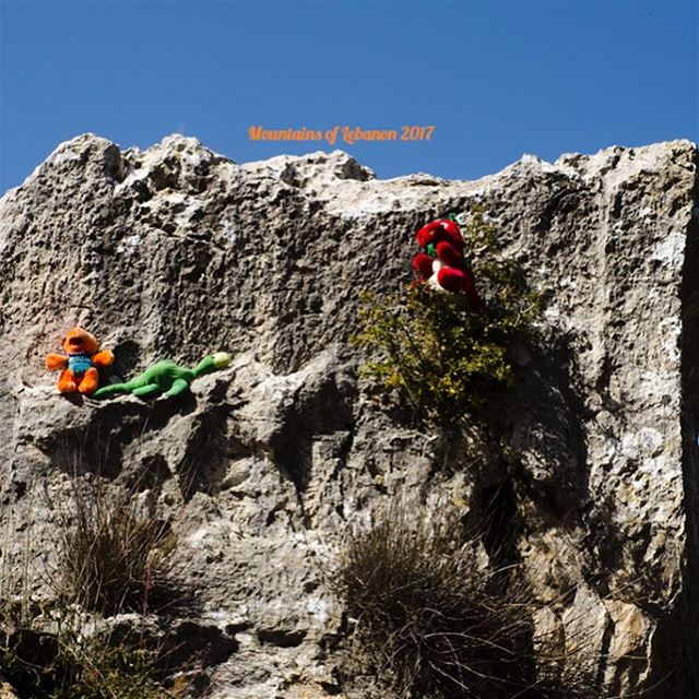 Ness Griff & Mini-E discovering the Two faces of "Rock of Adonis" located... (El Ghineh)