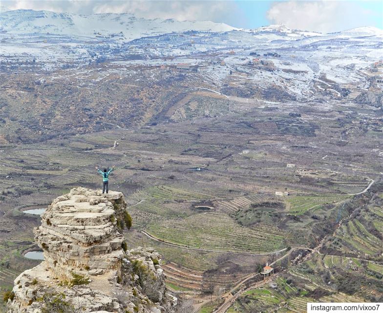 Never bend your head. Always Hold it high. Look the world straight in the... (Akoura, Mont-Liban, Lebanon)