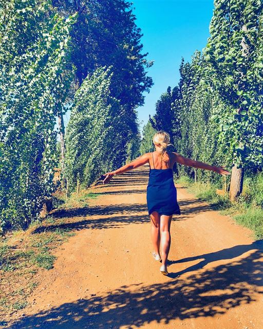 Never grow up 💚.. keepdiscovering .. lucyinlebanon👱🏻‍♀️🇱🇧💚 (Deïr Taanâyel, Béqaa, Lebanon)