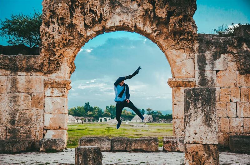 New year's day 🎆 A fresh start 😁  Smile  Fly  positivevibes  Cheers... (Tyre, Lebanon)