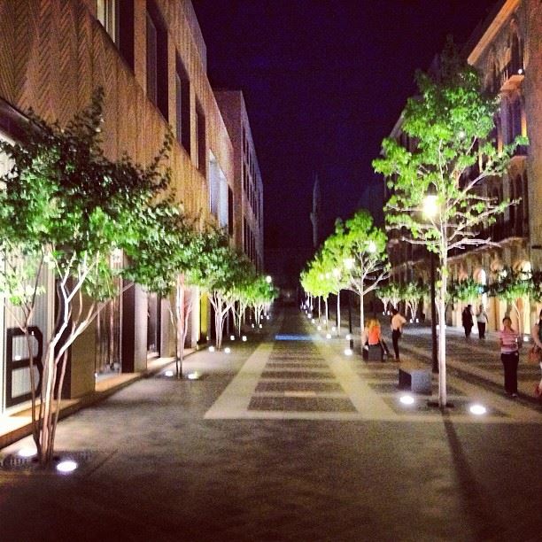  night  lighteffects  beirut  beirutsouks  lebanon  shopping  citylife ...