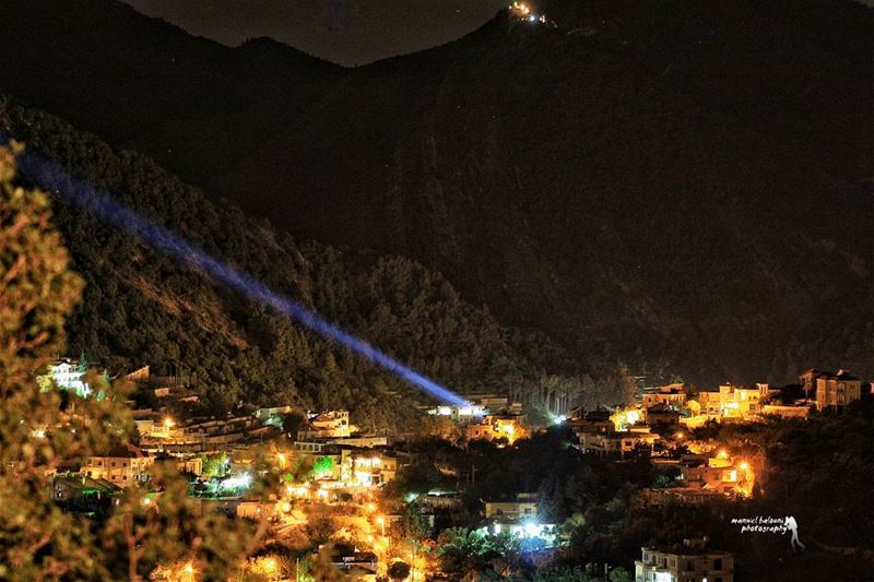  night  lights  niha  chouf  nightshot  canon camerashot  lebanon🇱�
