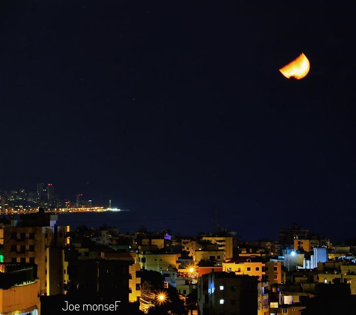  night  nightphotography  moon  moonlight  light  beirut  lebanon  jounieh...