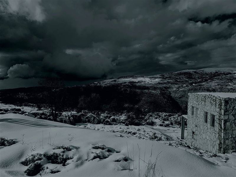  night  nighttime  moon  snow  clouds  freezing  tarchich  lebanon ... (Tarchich)