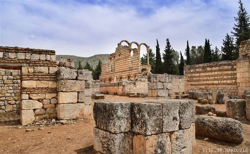  nikon  photography  proudlylebanese  lebanonlovers  anjar  culture  old ... (`Anjar, Béqaa, Lebanon)