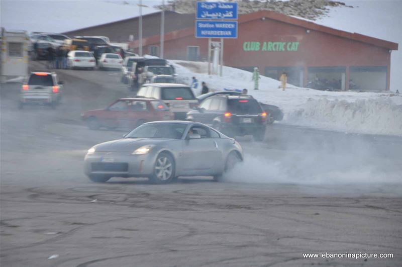 Nissan Drifting in Piste Warde Kfardebian Faraya (Winter 2012)