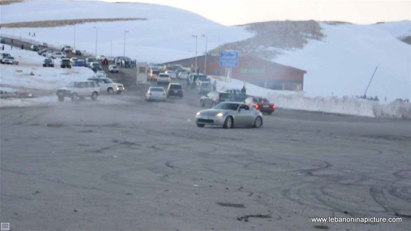 Nissan Drifting in Piste Warde Kfardebian Faraya (Winter 2012)