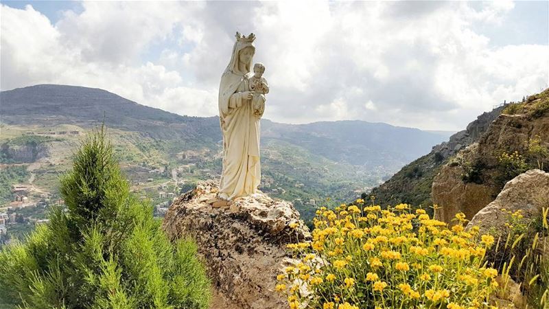 No caption needed....•••••••••••••••••••••••••••••• Lebanon  lebanese ... (Faraya, Mont-Liban, Lebanon)