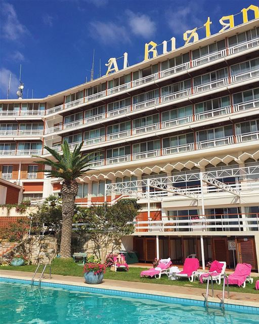 No coração da pitoresca cidade de Beit Mery, está o espetacular hotel Al... (Al Bustan Hotel)