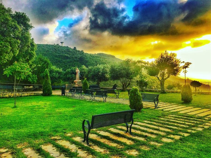 " No Expectations,No Disappointments..." whatsuplebanon wearelebanon... (Jrabta, Liban-Nord, Lebanon)