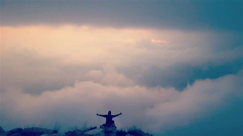No limit 🌫 akoura liveloveakoura livelovebeirut livelovelebanon... (Akoura, Mont-Liban, Lebanon)