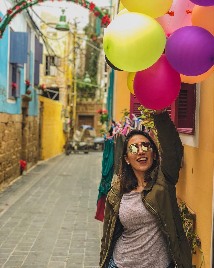 Nobody can be uncheered with a balloon...... dihzahyners ... (Lebanon)