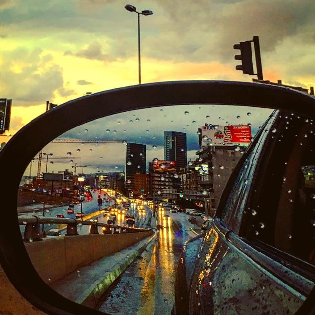 Non, rien de rien . .  non,  je ne regrette rien . .  ÉdithPiaf ... (Dbayeh Highway)