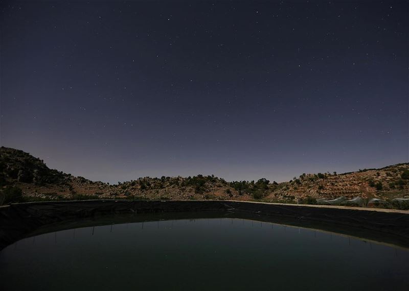 Normal people have no idea how beautiful the darkness is !!! 🌚 (Jered Tannourine)