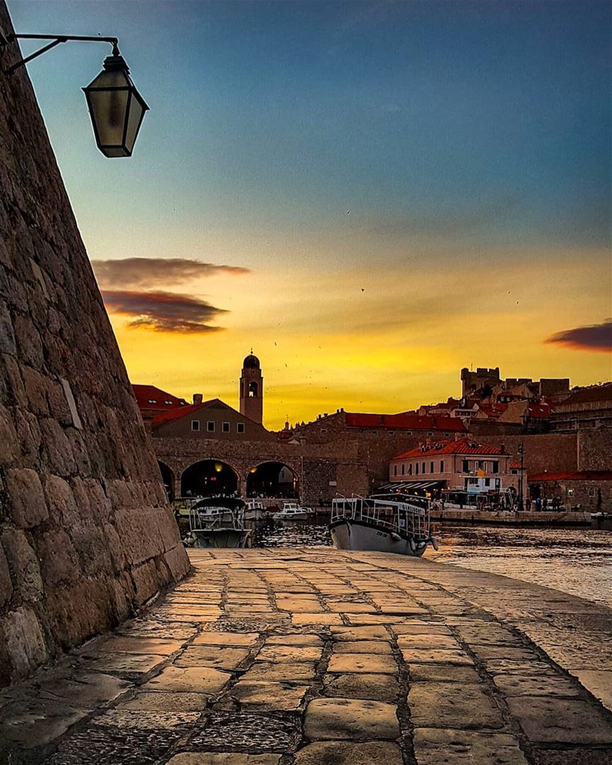 Not only one .. Neither millions of photos ,,Describe what our eyes... (Dubrovnik - Old Town)