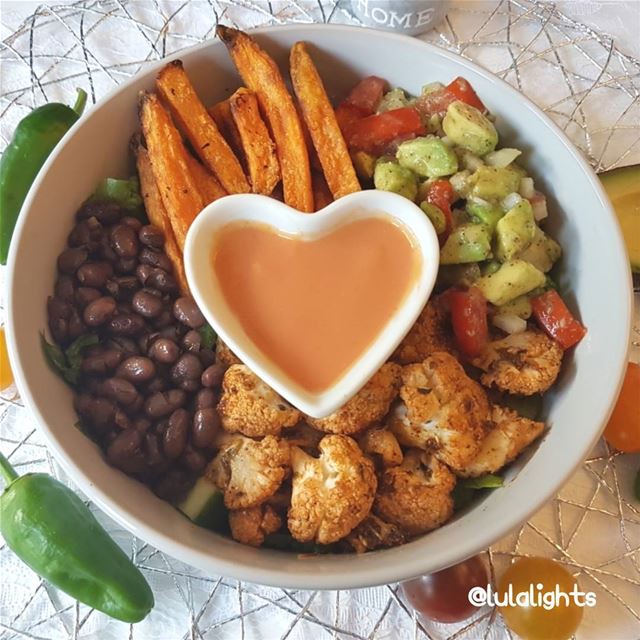🌿Nothin better than a Vegan Bowl for dinnaaaa👌🌿...Green salad... (Germany)
