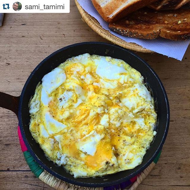 Nothing beats the smell of fried eggs in olive oil! It's always a throwback to childhood in Jerusalem. 