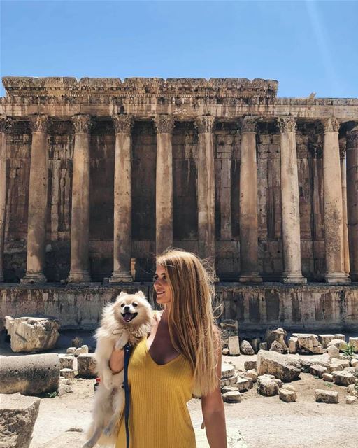 Nothing could ruin this moment. Not even ruins. 🐶😋 (Baalbek, Lebanon)