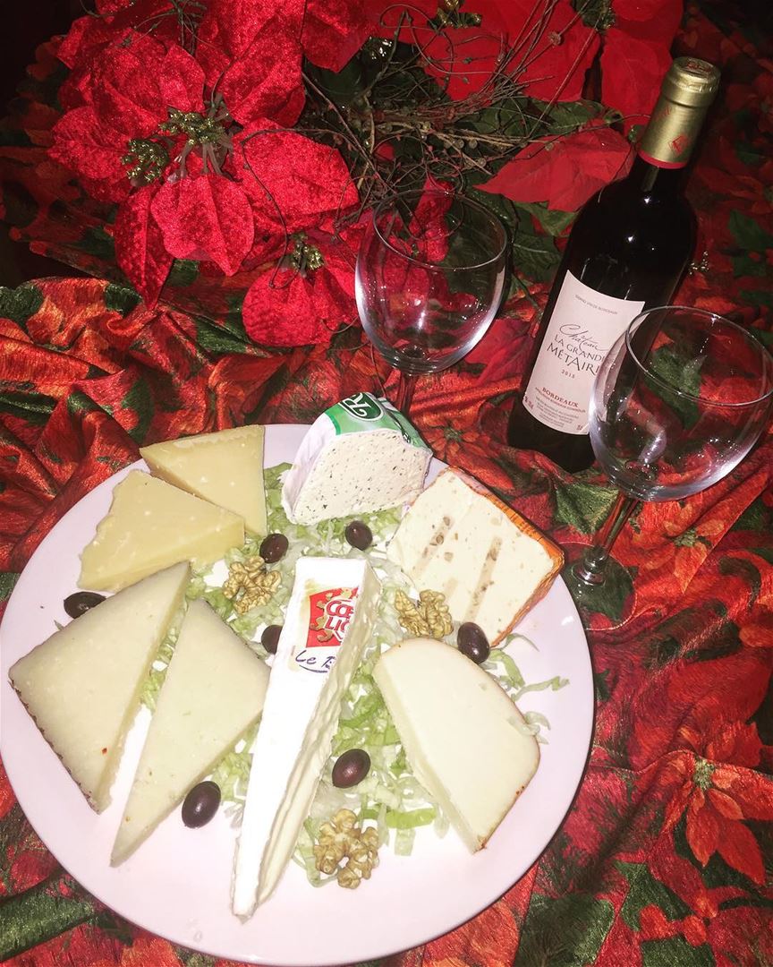 Nothing sounds warmer than Cheese & Wine while overlooking the beach view ... (RAY's Batroun)