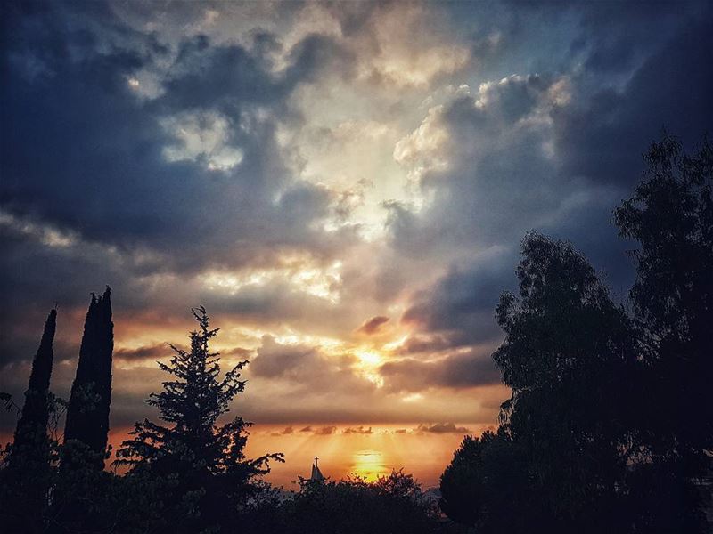 Now 📸 jogging  afternoonsbelike........ cross  meetlebanon ... (Balloûné, Mont-Liban, Lebanon)