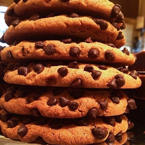 Now that's what I call a cookie tower 😍🍪🍪🍪 Credits to @biscuitsarl  (Biscuit SARL)