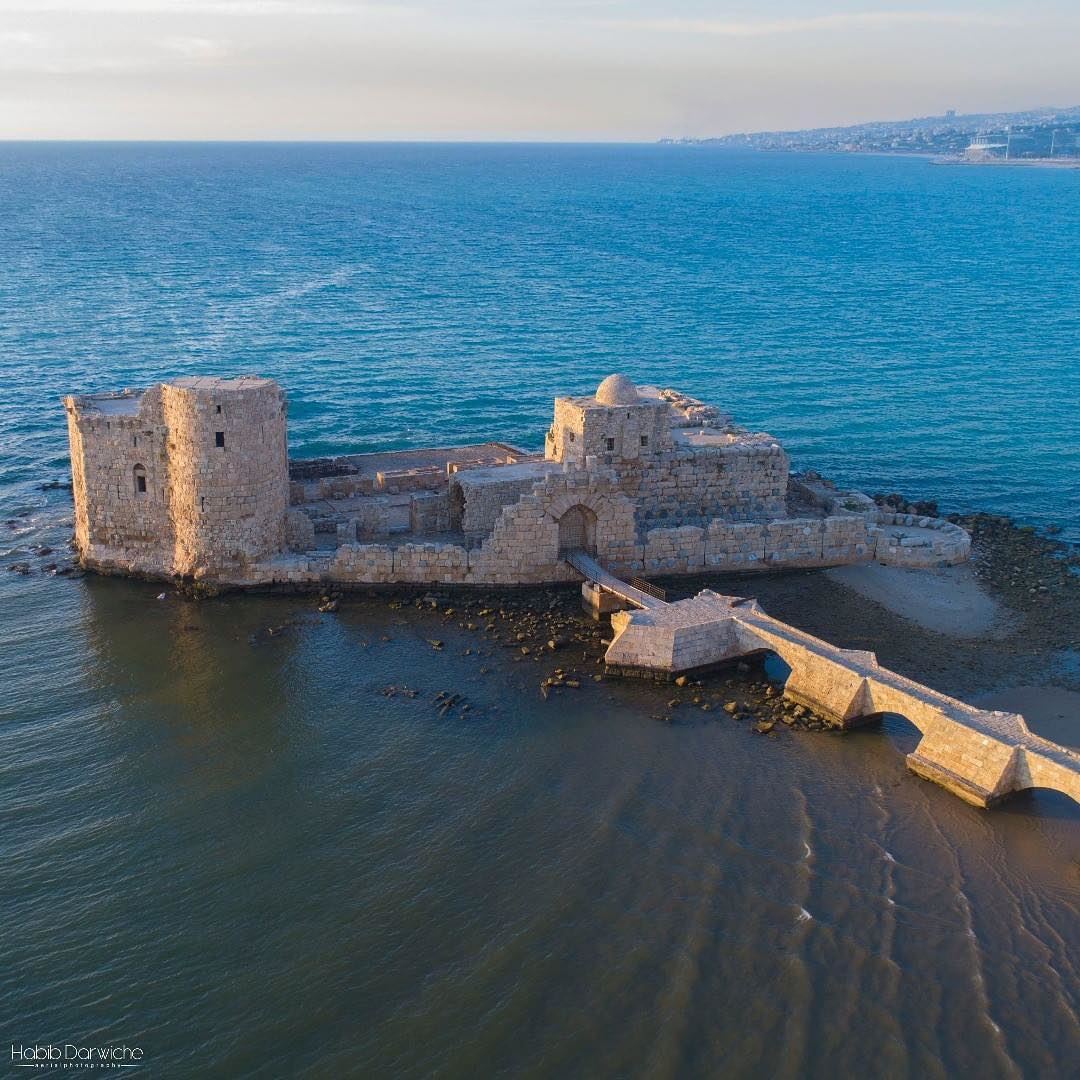 O Castelo do Mar foi construído pelos cruzados no século XIII como uma... (Sidon Sea Castle)