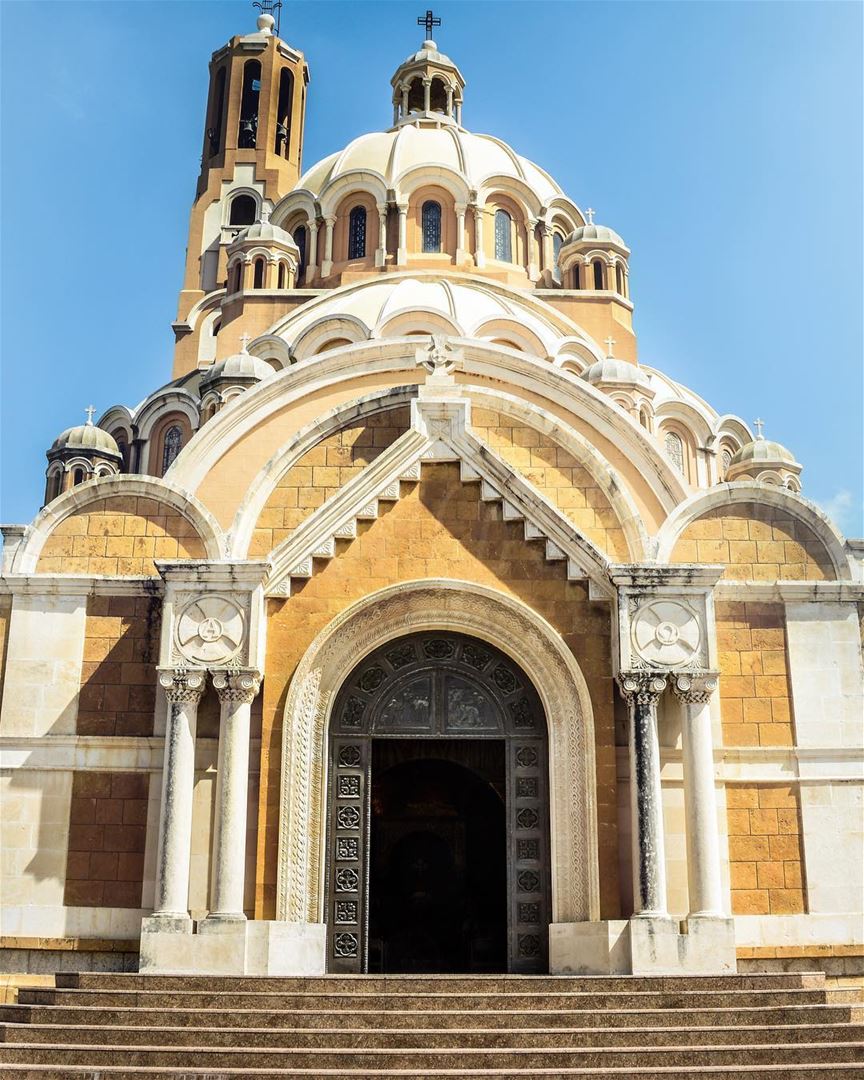 O estilo bizantino da basílica greco-ortodoxa melquita de Saint Paul,... (Cathedral Saint Paul)