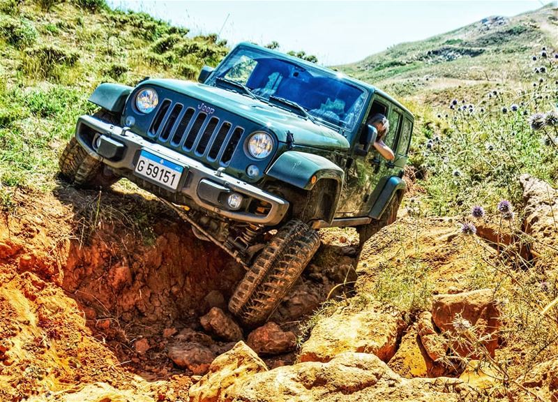 O|||||||O HER Flex  lebanon  offroading  offroad  theimaged  agameoftones ...