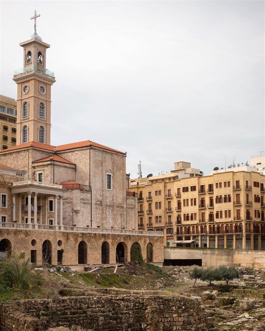 O Papa João Paulo II disse certa vez: "O Líbano é mais que um país, é uma... (Forgiveness Garden)