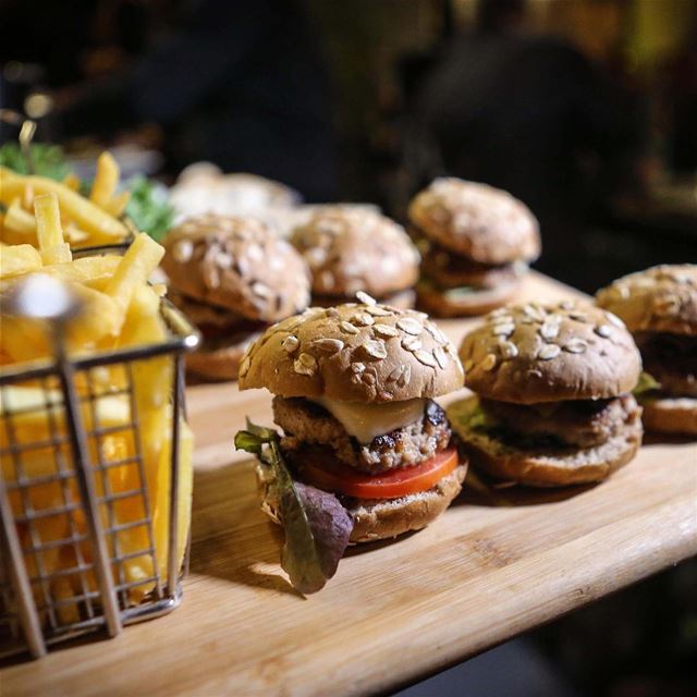 Oh darling you had me at Burgers!Reserve by calling 03 315 324 to enjoy... (Jackieo)